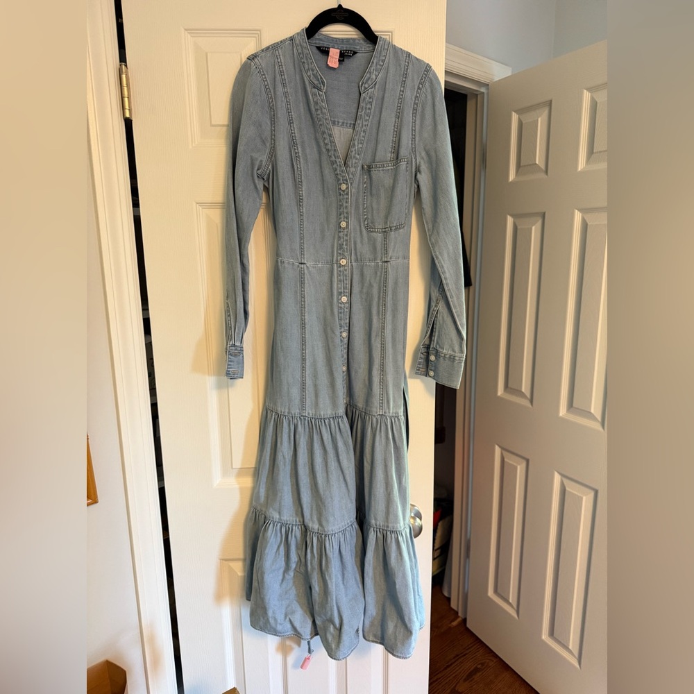 Veronica Beard Faded Blue Denim Blouse